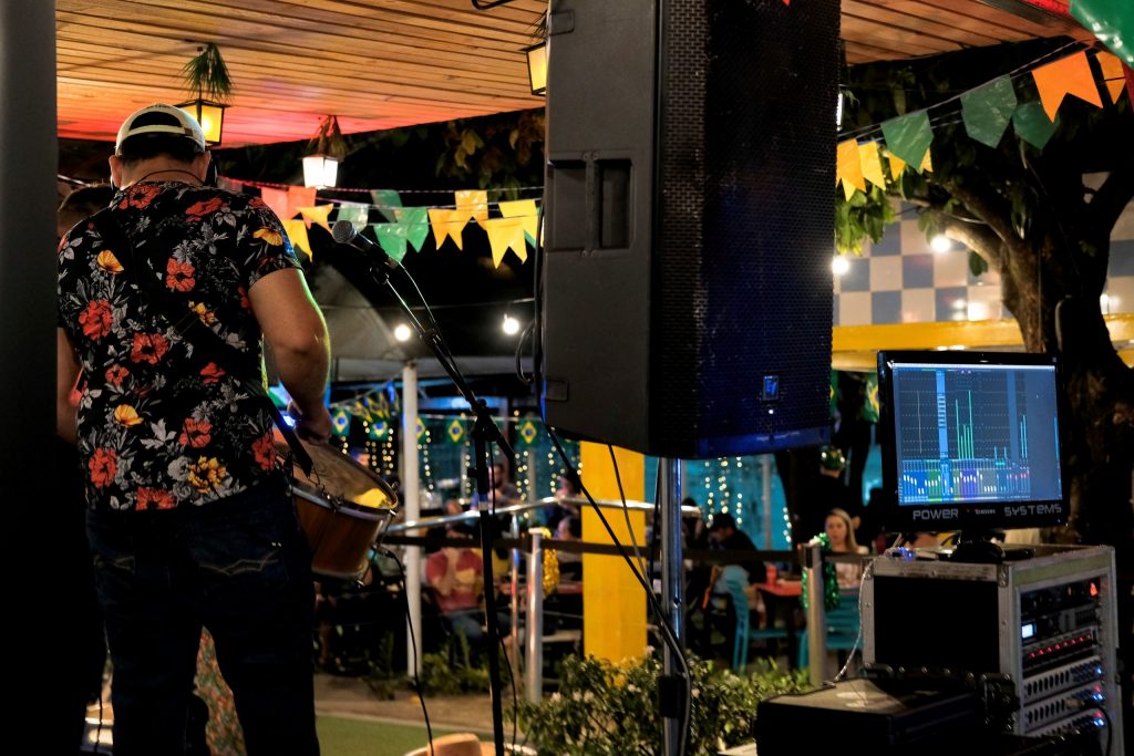 alquiler altavoces equipos de sonido conciertos granollers barcelona